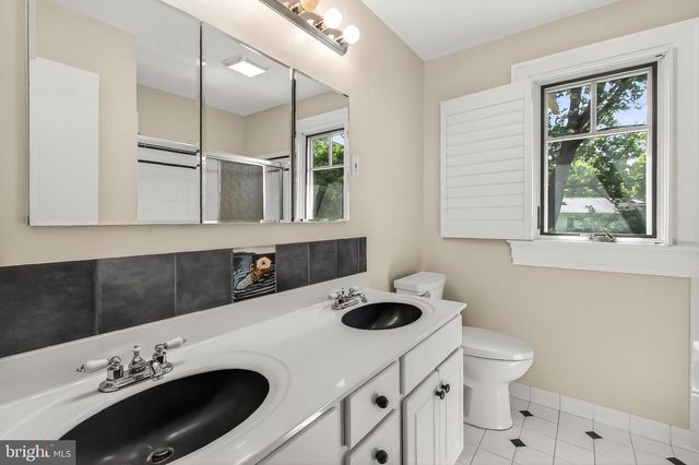 9715 DE PAUL DR, Bethesda, MD 20817