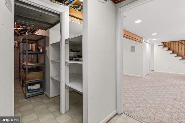 9715 DE PAUL DR, Bethesda, MD 20817