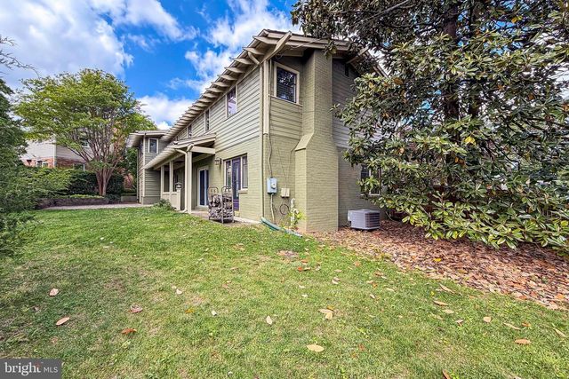 9715 DE PAUL DR, Bethesda, MD 20817