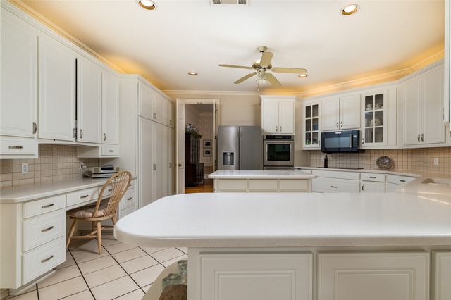 6516 Meadow Haven Drive, Fort Worth, TX 76132