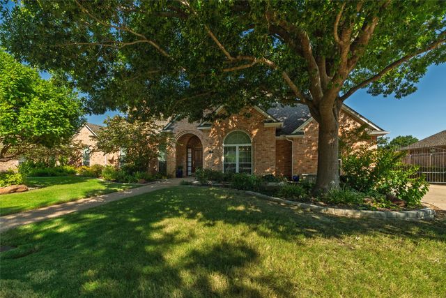 6516 Meadow Haven Drive, Fort Worth, TX 76132