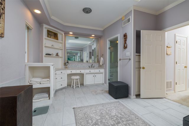 6516 Meadow Haven Drive, Fort Worth, TX 76132