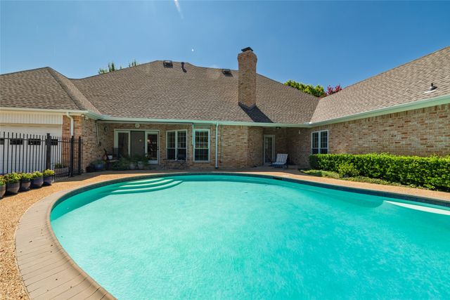 6516 Meadow Haven Drive, Fort Worth, TX 76132