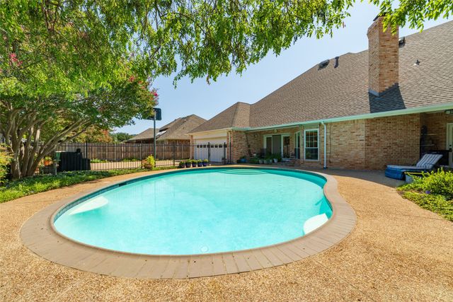6516 Meadow Haven Drive, Fort Worth, TX 76132