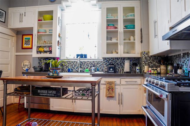 3016 Avenue O, Galveston, TX 77550