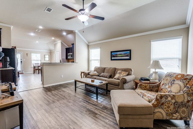 129 Buckskin Way, Cibolo, TX 78108