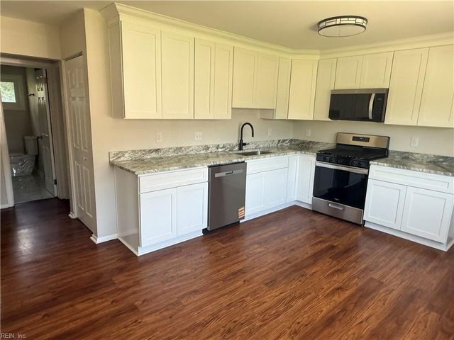 665 Raff CT, Virginia Beach, VA 23462