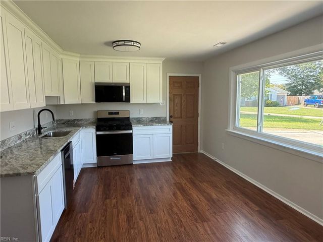 665 Raff CT, Virginia Beach, VA 23462