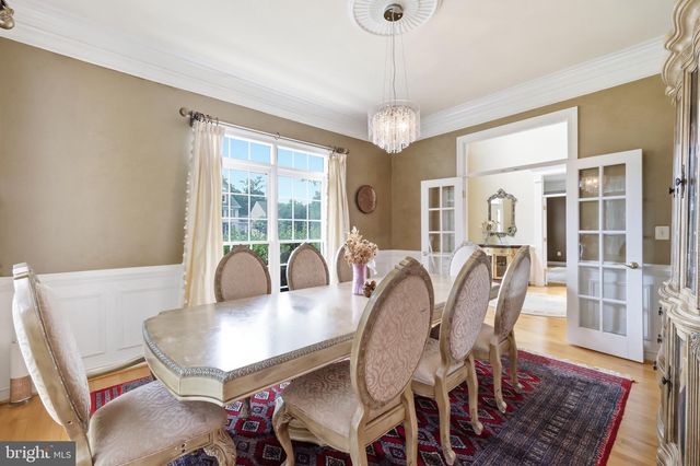 9205 FOREST GREENS DR, Lorton, VA 22079