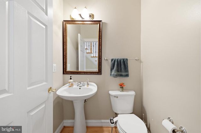 9205 FOREST GREENS DR, Lorton, VA 22079