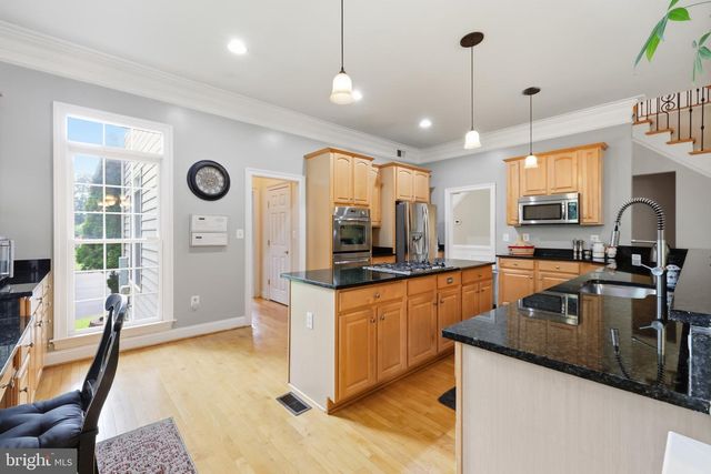 9205 FOREST GREENS DR, Lorton, VA 22079