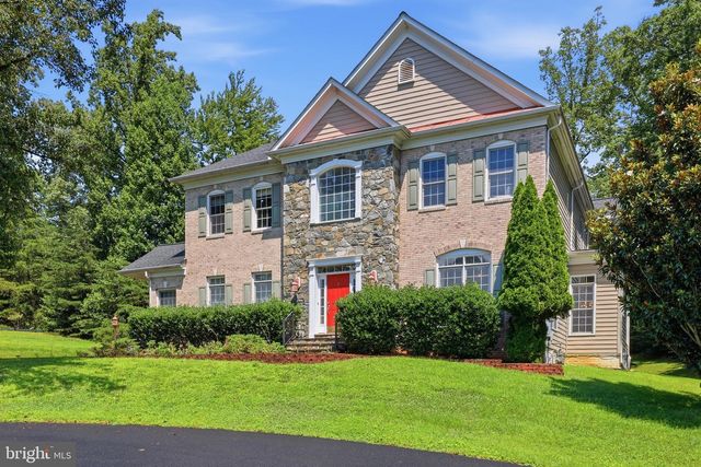 9205 FOREST GREENS DR, Lorton, VA 22079