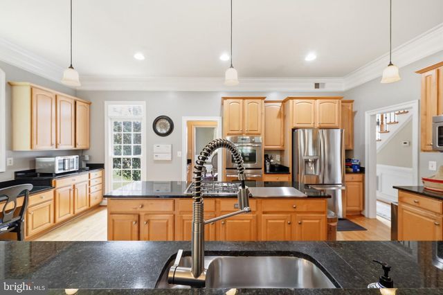 9205 FOREST GREENS DR, Lorton, VA 22079