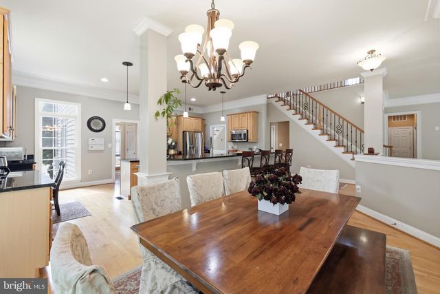 9205 FOREST GREENS DR, Lorton, VA 22079