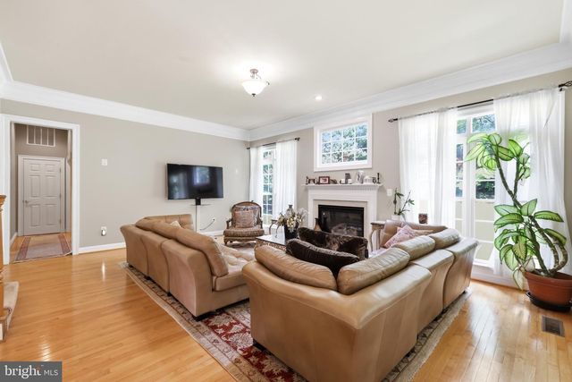 9205 FOREST GREENS DR, Lorton, VA 22079
