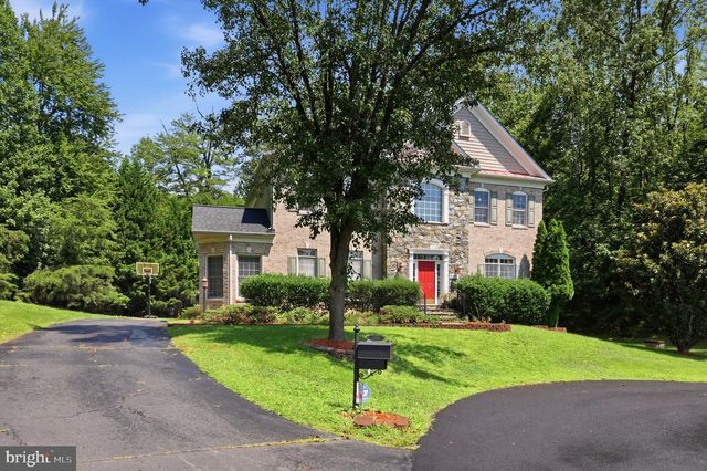 9205 FOREST GREENS DR, Lorton, VA 22079