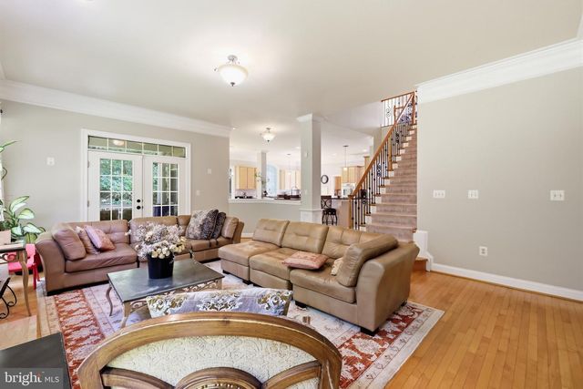 9205 FOREST GREENS DR, Lorton, VA 22079