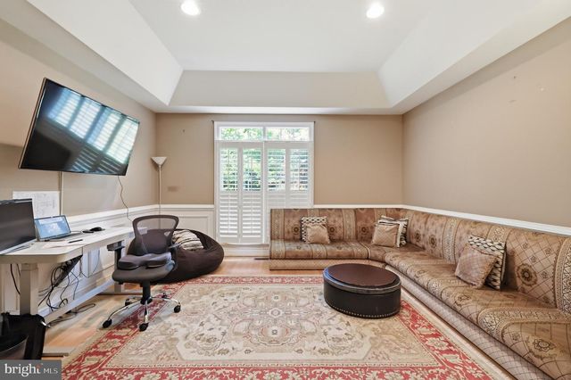 9205 FOREST GREENS DR, Lorton, VA 22079