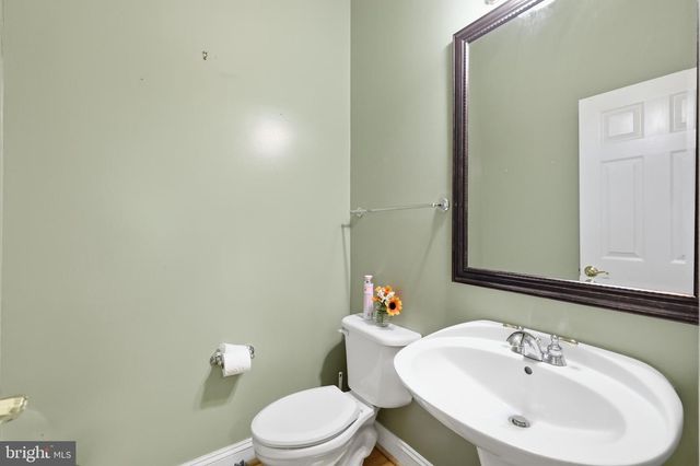 9205 FOREST GREENS DR, Lorton, VA 22079