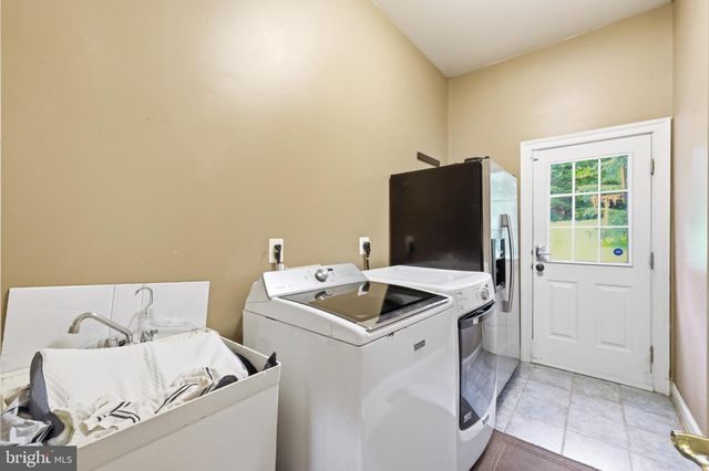 9205 FOREST GREENS DR, Lorton, VA 22079
