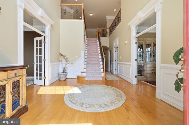 9205 FOREST GREENS DR, Lorton, VA 22079