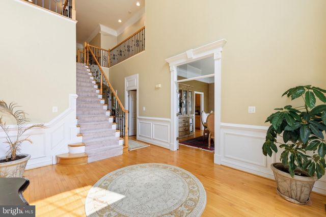 9205 FOREST GREENS DR, Lorton, VA 22079