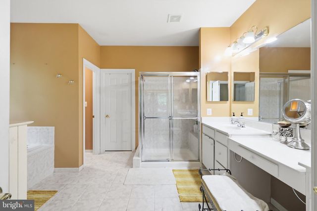 9205 FOREST GREENS DR, Lorton, VA 22079