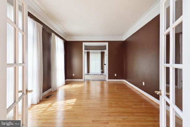 9205 FOREST GREENS DR, Lorton, VA 22079