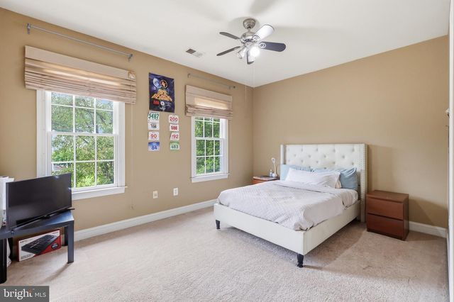 9205 FOREST GREENS DR, Lorton, VA 22079