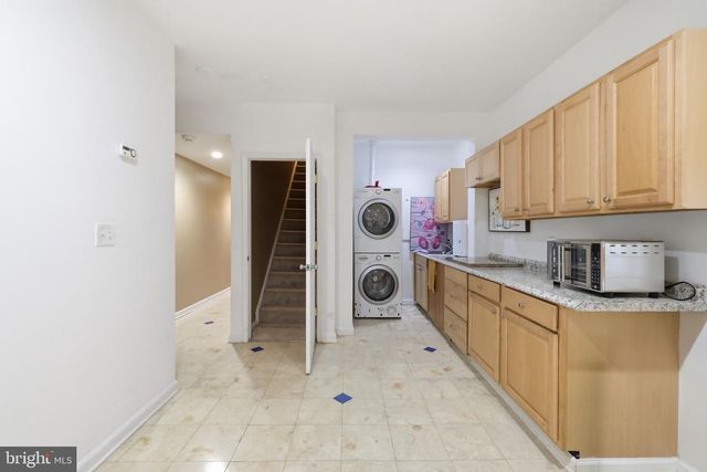 9205 FOREST GREENS DR, Lorton, VA 22079
