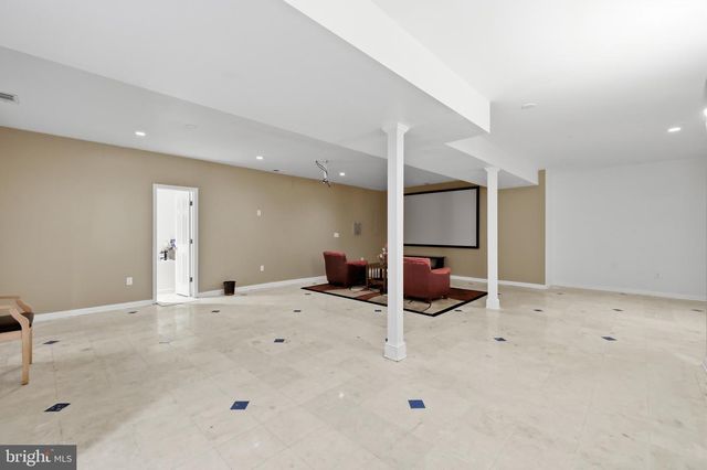 9205 FOREST GREENS DR, Lorton, VA 22079