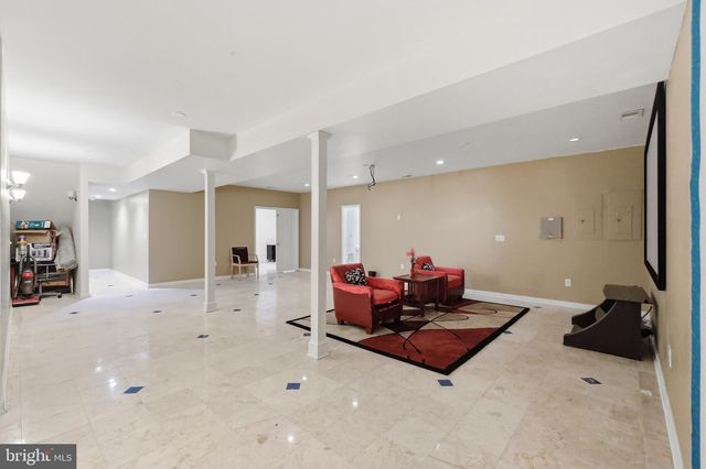 9205 FOREST GREENS DR, Lorton, VA 22079