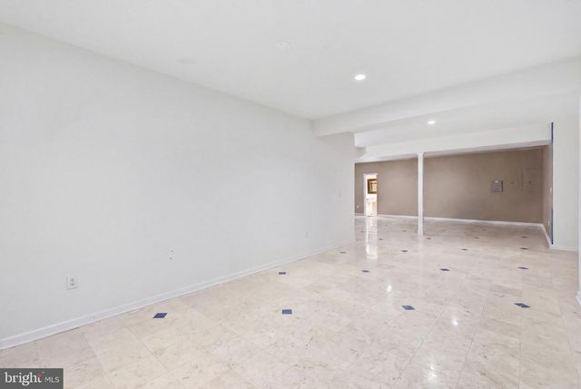 9205 FOREST GREENS DR, Lorton, VA 22079