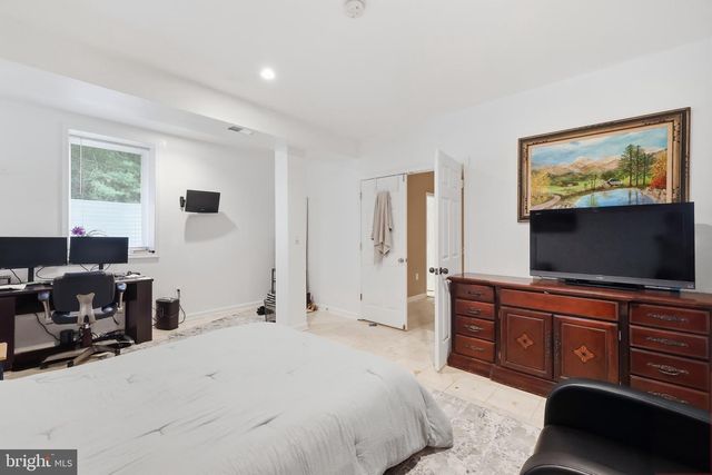 9205 FOREST GREENS DR, Lorton, VA 22079