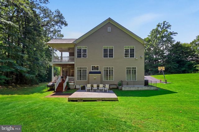 9205 FOREST GREENS DR, Lorton, VA 22079