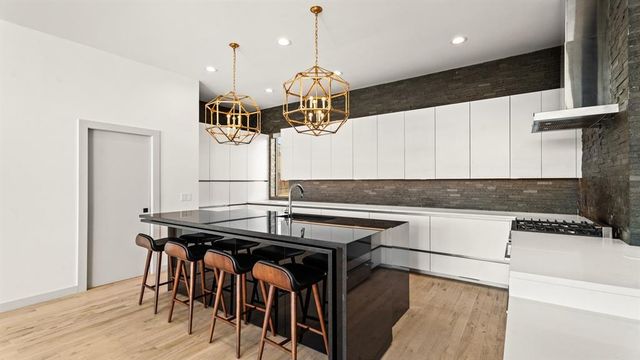 833 NW 6th Street, Oklahoma City, OK 73106