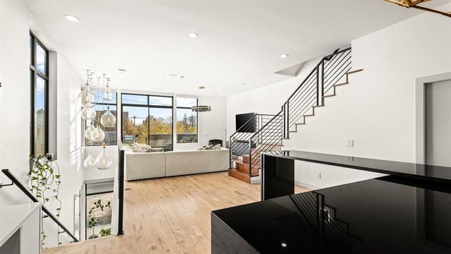 833 NW 6th Street, Oklahoma City, OK 73106