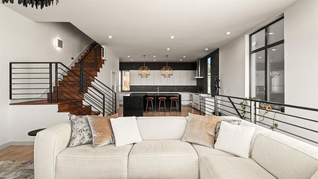 833 NW 6th Street, Oklahoma City, OK 73106