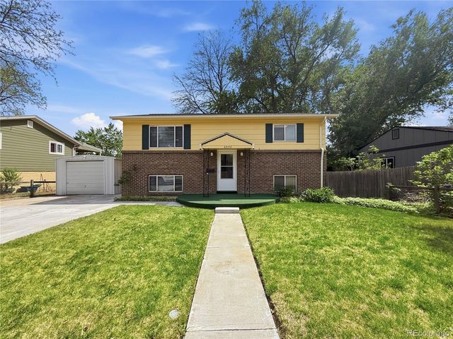 6950 W 62nd Place, Arvada, CO 80003