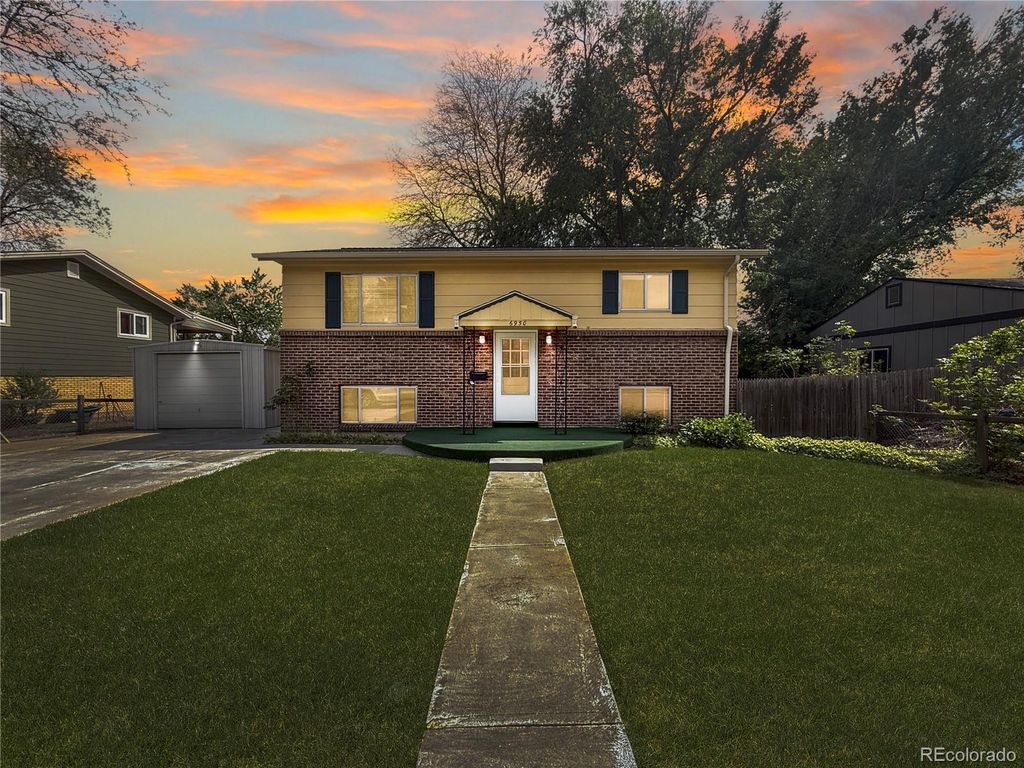 6950 W 62nd Place, Arvada, CO 80003