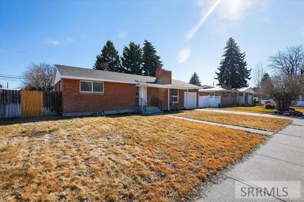 Image 3 of property listing at 1375 Bower Drive, Idaho Falls, ID 83404