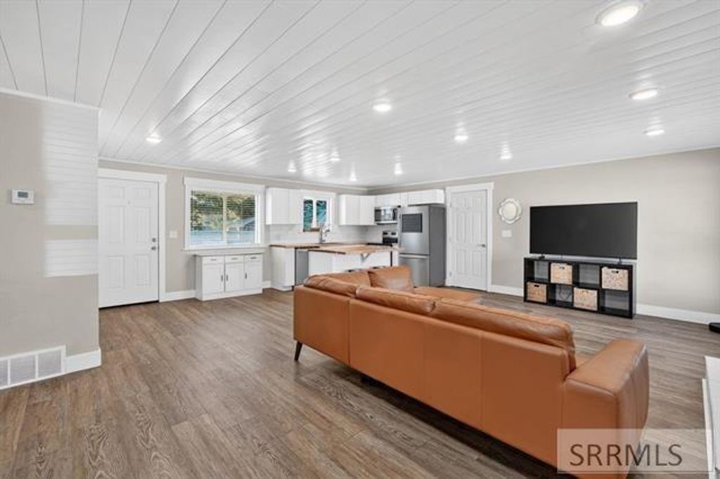 Image 5 of property listing at 1375 Bower Drive, Idaho Falls, ID 83404