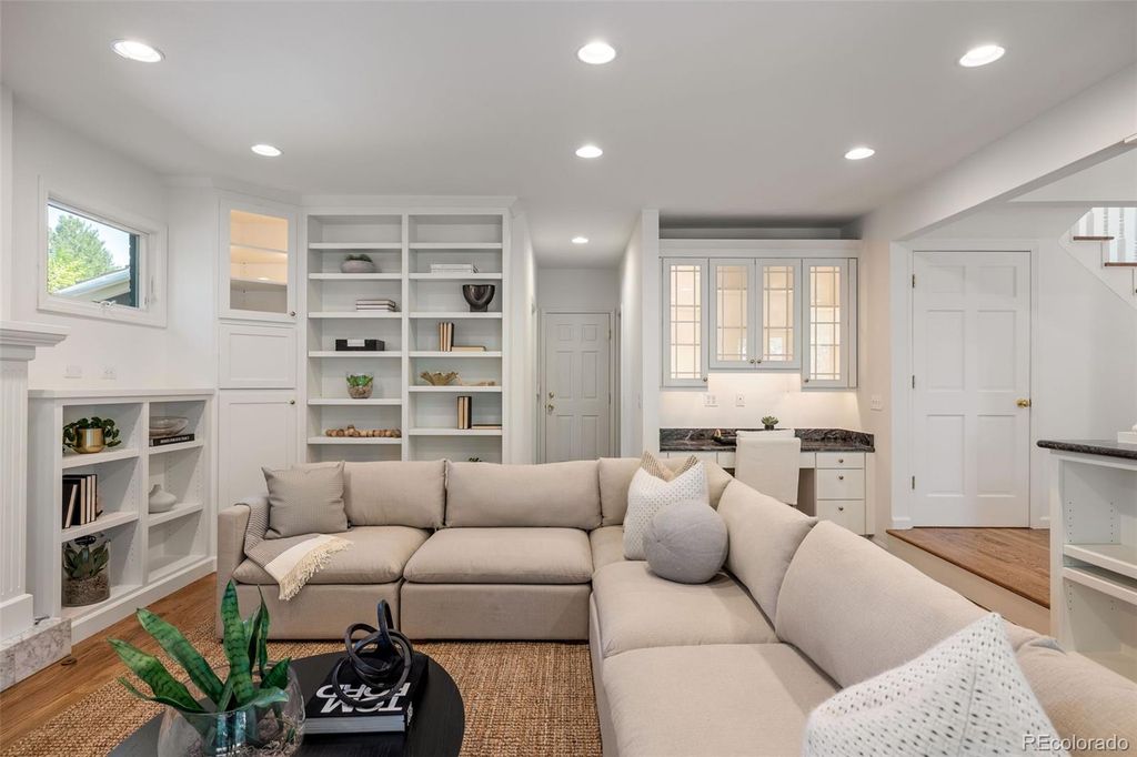 Image 19 of property listing at 1300 Green Oaks Drive, Greenwood Village, CO 80121