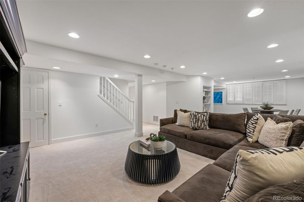 Image 31 of property listing at 1300 Green Oaks Drive, Greenwood Village, CO 80121
