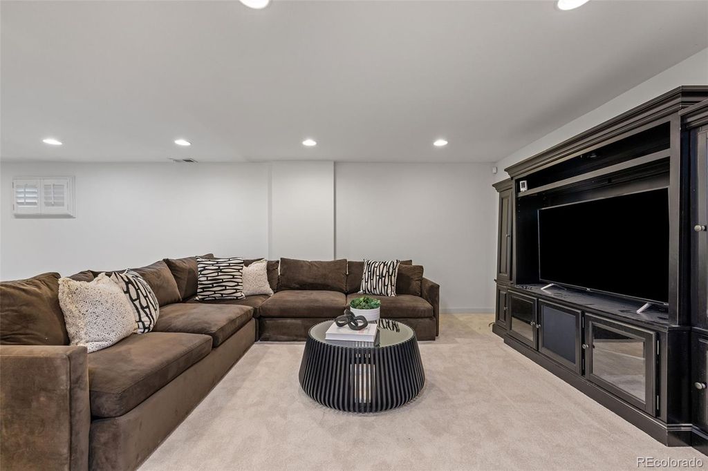 Image 32 of property listing at 1300 Green Oaks Drive, Greenwood Village, CO 80121