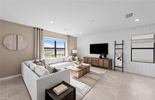 267 Silent Lake DR, Lehigh Acres, FL 33936