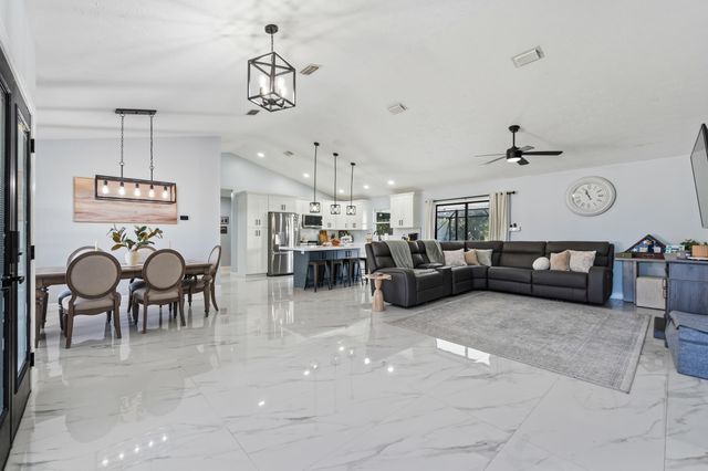 5606 SUNSET Boulevard, Fort Pierce, FL 34982