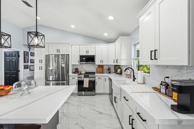 5606 SUNSET Boulevard, Fort Pierce, FL 34982