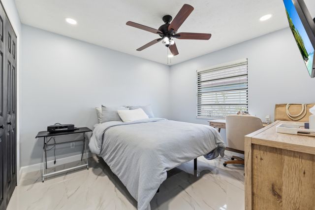 5606 SUNSET Boulevard, Fort Pierce, FL 34982