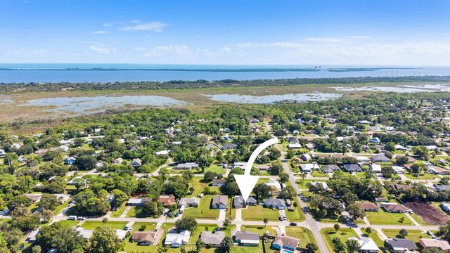 5606 SUNSET Boulevard, Fort Pierce, FL 34982